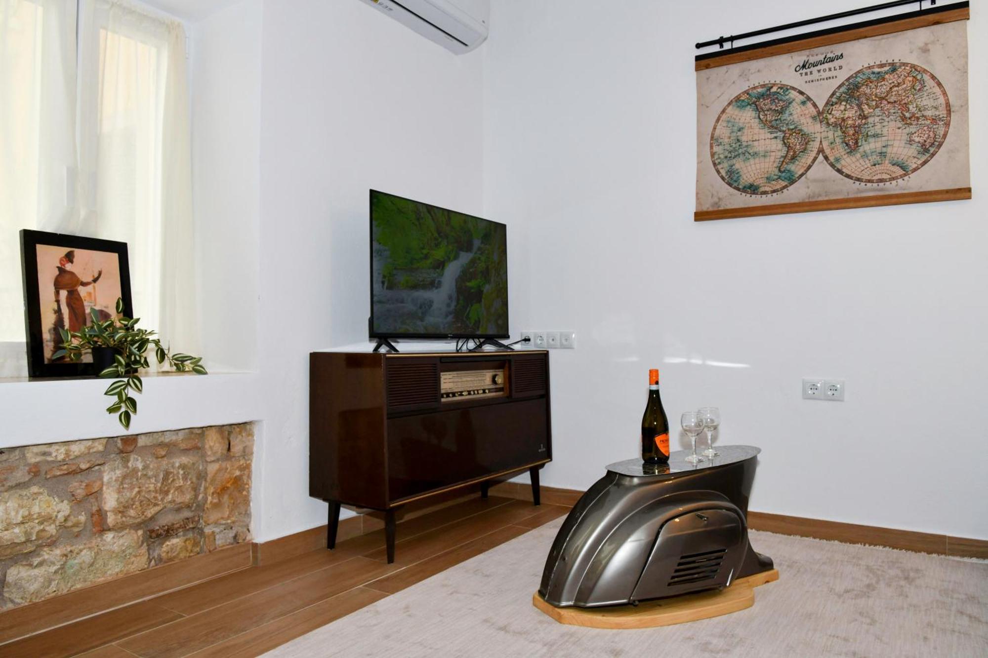 Captain Theo'S Modern Apartment Maria Lefkímmi Exterior foto