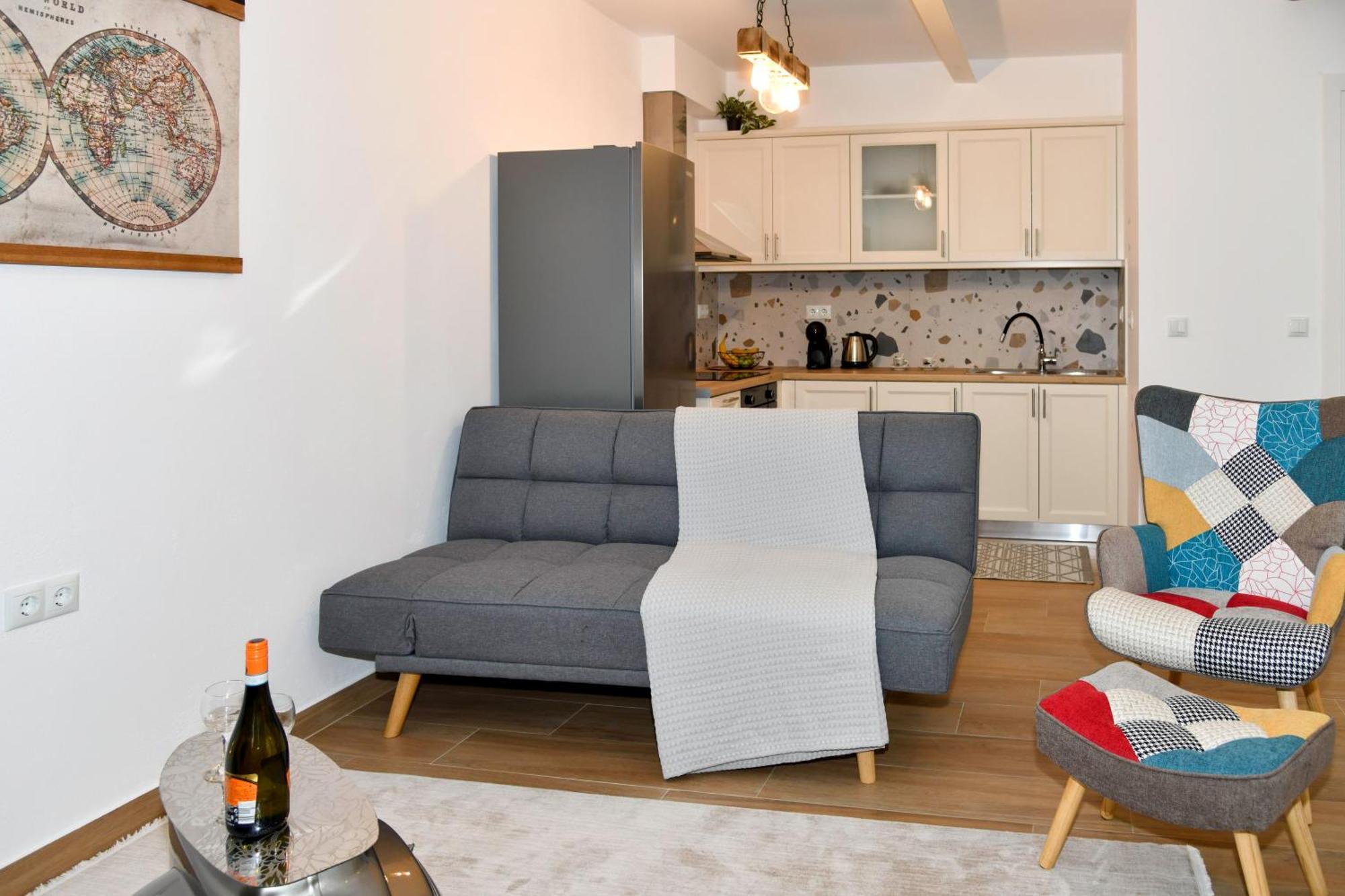 Captain Theo'S Modern Apartment Maria Lefkímmi Exterior foto